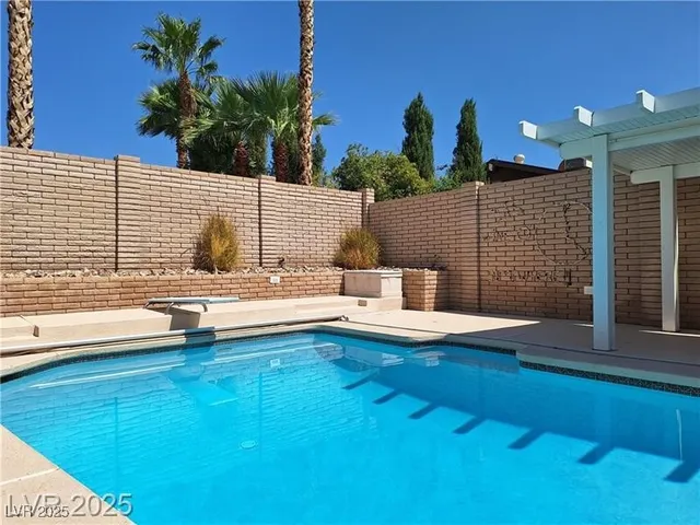 $885,000 | 893 Fairway Drive, Boulder City, NV 89005