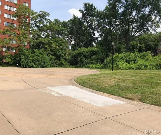 $294,000 | 5404 Delmar Court, St. Louis, MO 63112