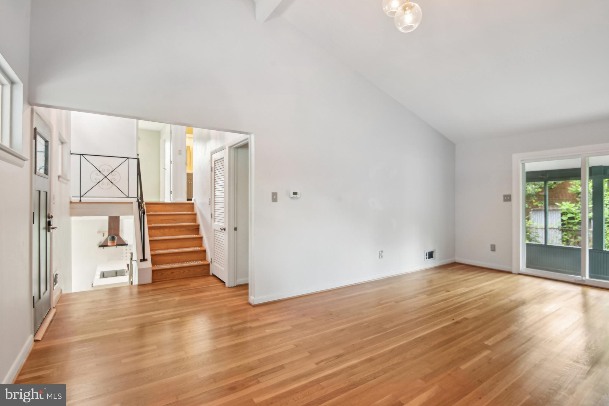 906 North Belgrade Road Silver Spring, MD 20902 - Photo 12 of 56 Living Room