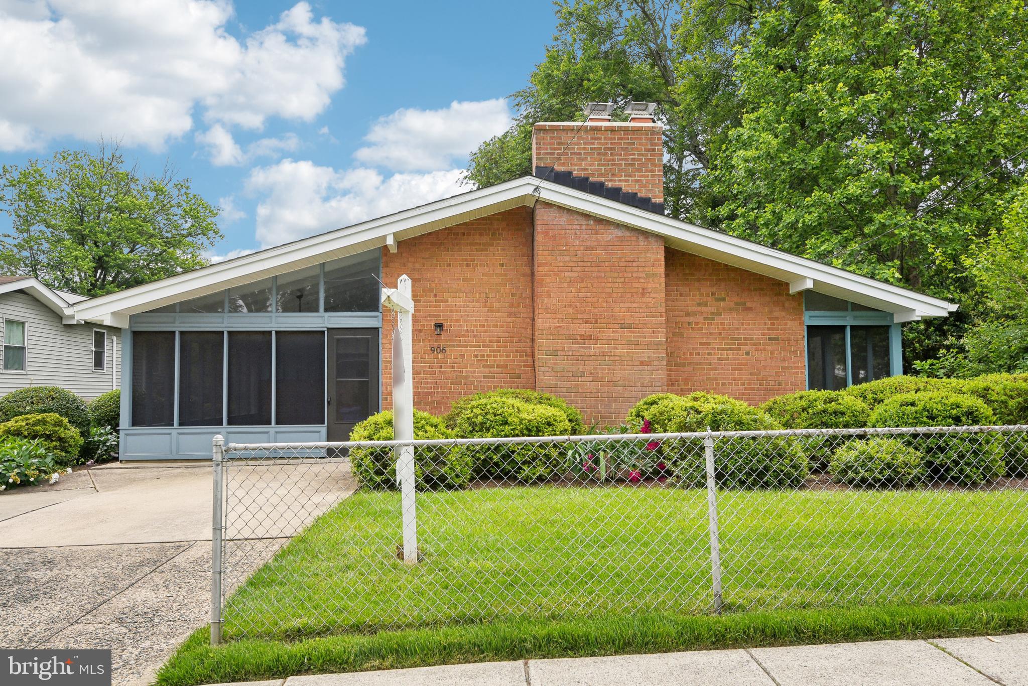 906 North Belgrade Road Silver Spring, MD 20902 - Photo 2 of 56 Front