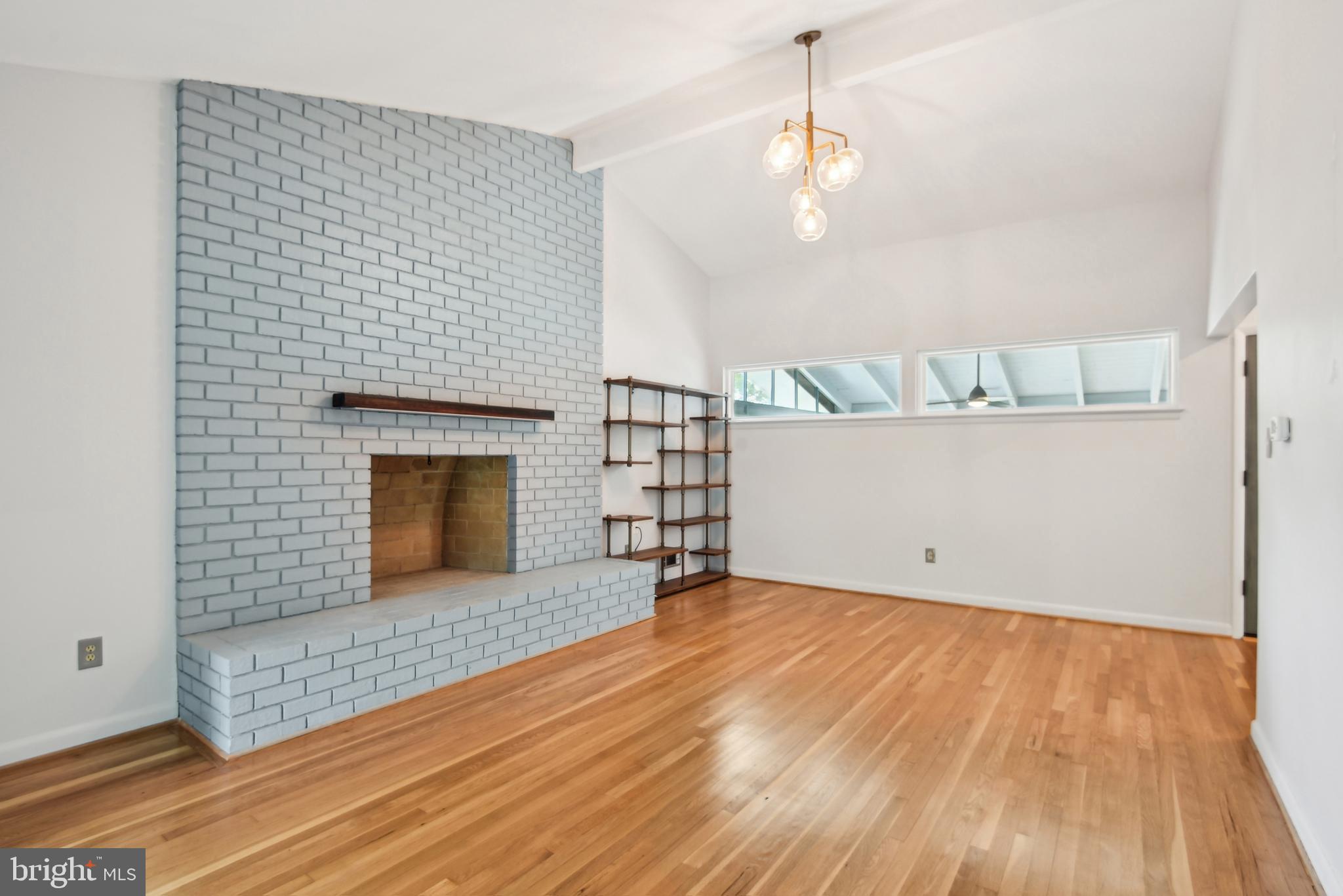 906 North Belgrade Road Silver Spring, MD 20902 - Photo 7 of 56 Living Room