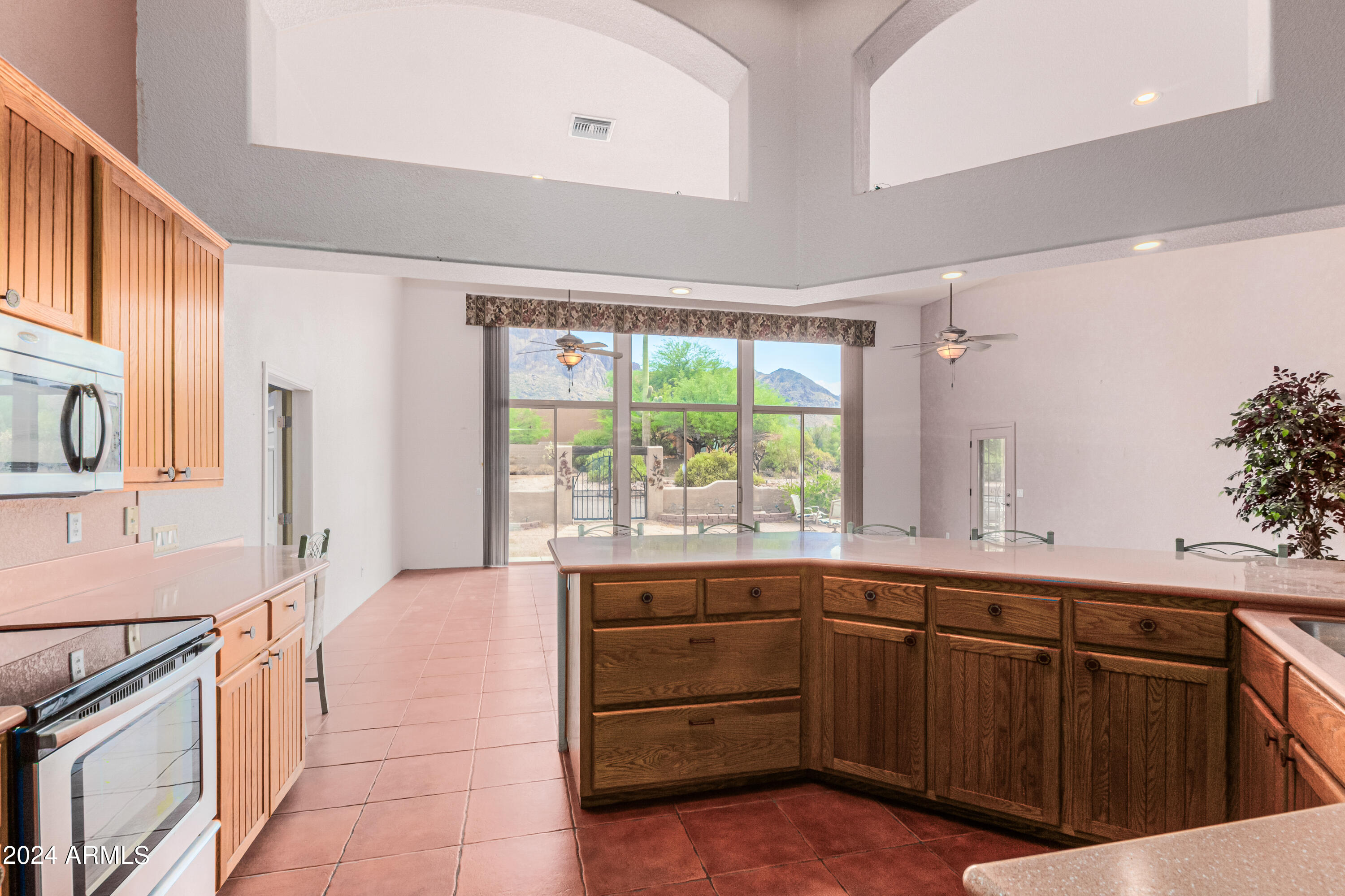 947 North Prospectors Road Apache Junction, AZ 85119 - Photo 13 of 52 12 - Prospectors