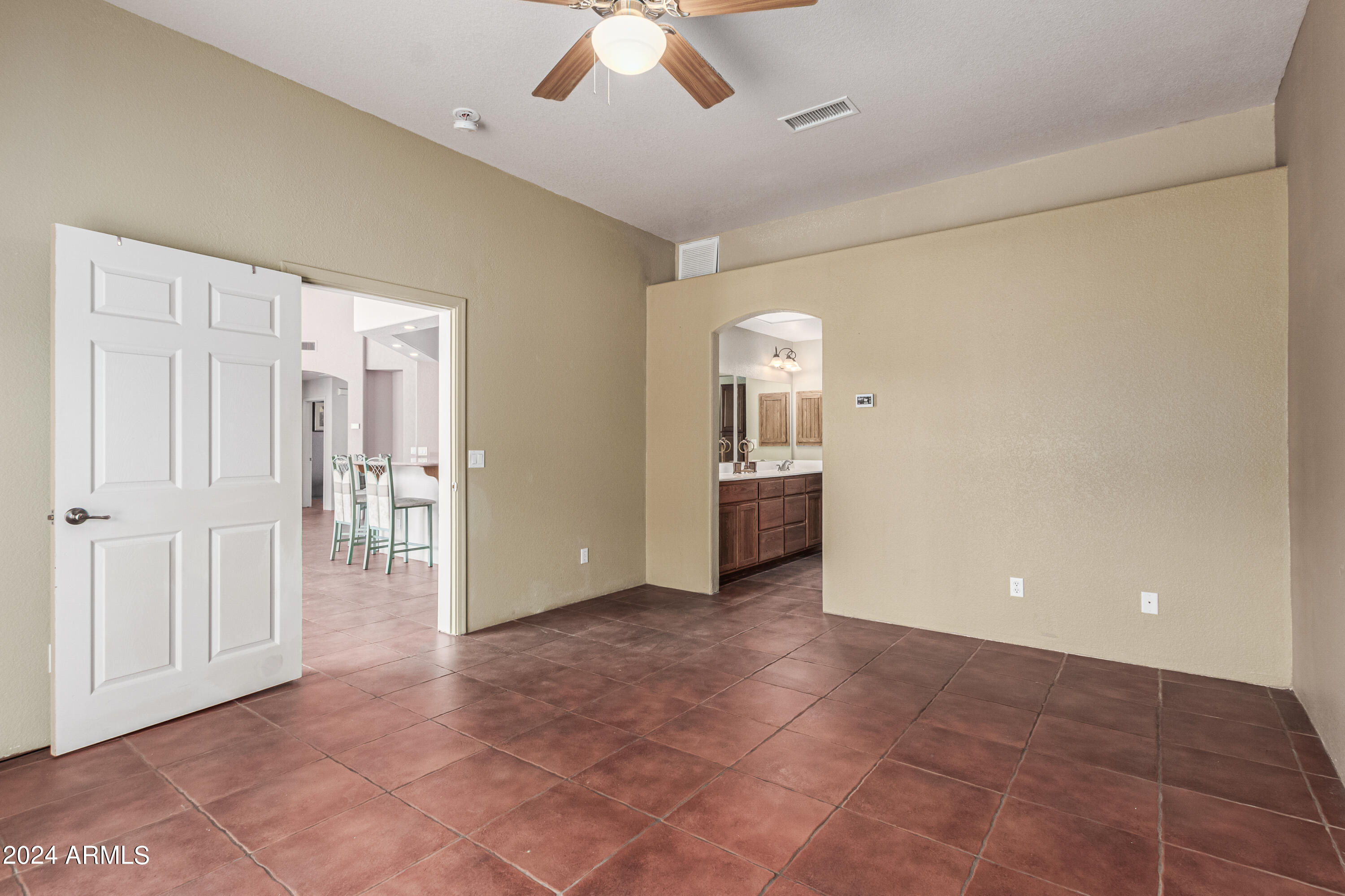 947 North Prospectors Road Apache Junction, AZ 85119 - Photo 20 of 52 18 - Prospectors