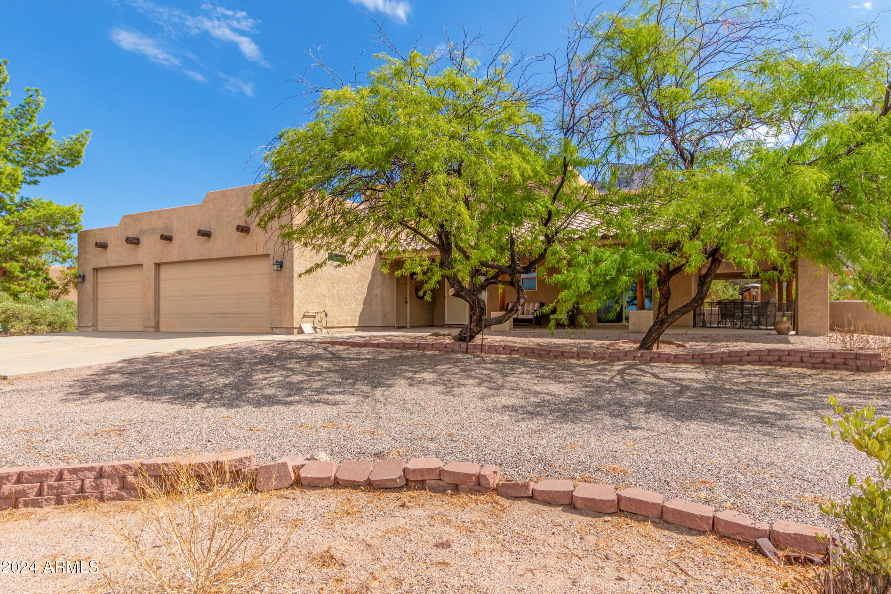 947 North Prospectors Road Apache Junction, AZ 85119 - Photo 3 of 52 03 - Prospectors