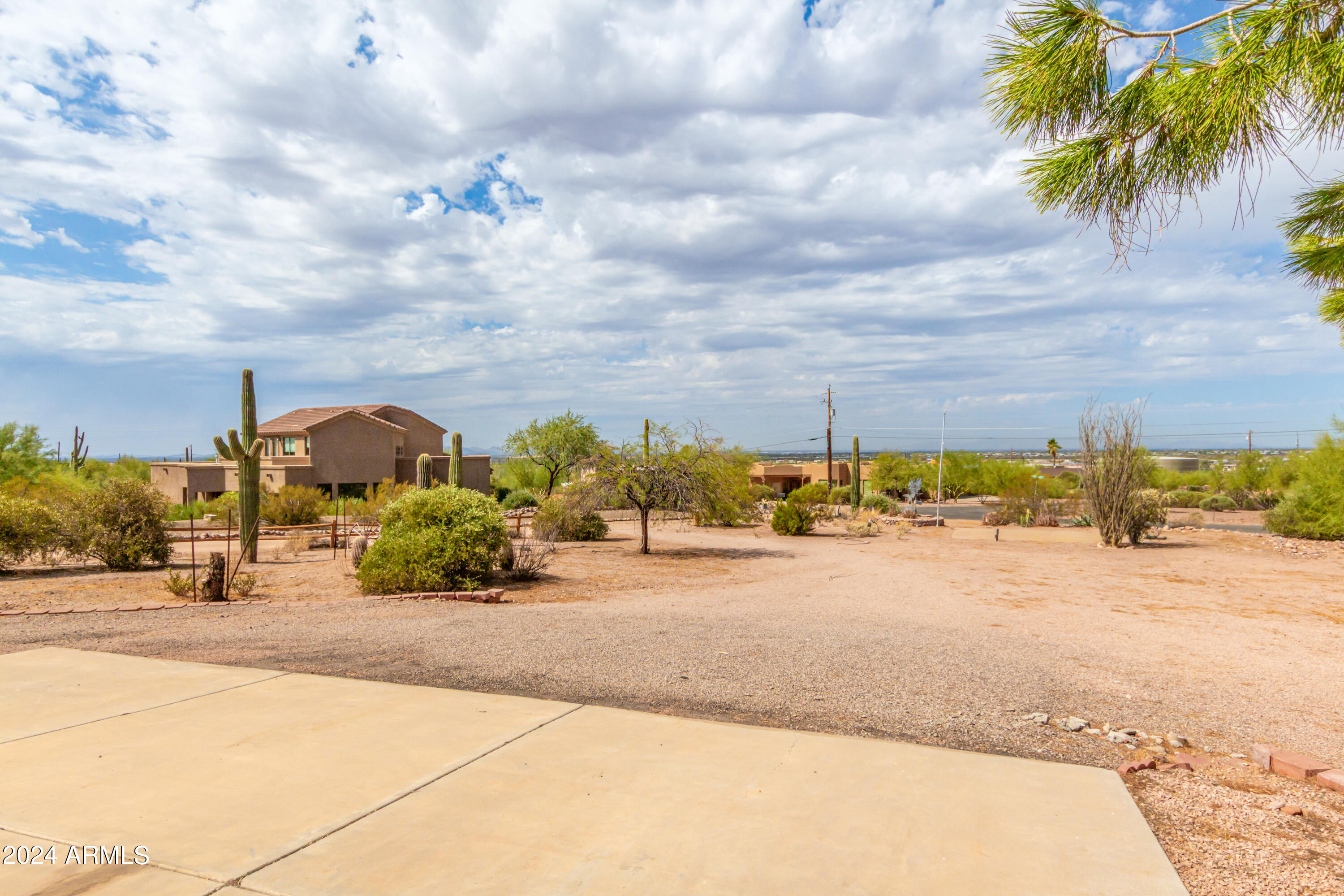 947 North Prospectors Road Apache Junction, AZ 85119 - Photo 4 of 52 04 - Prospectors