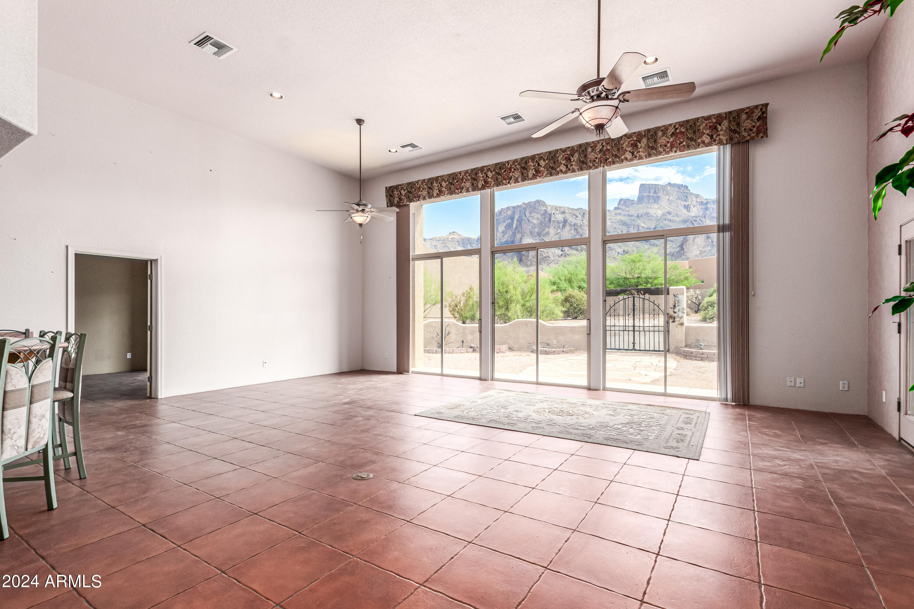 947 North Prospectors Road Apache Junction, AZ 85119 - Photo 7 of 52 07 - Prospectors