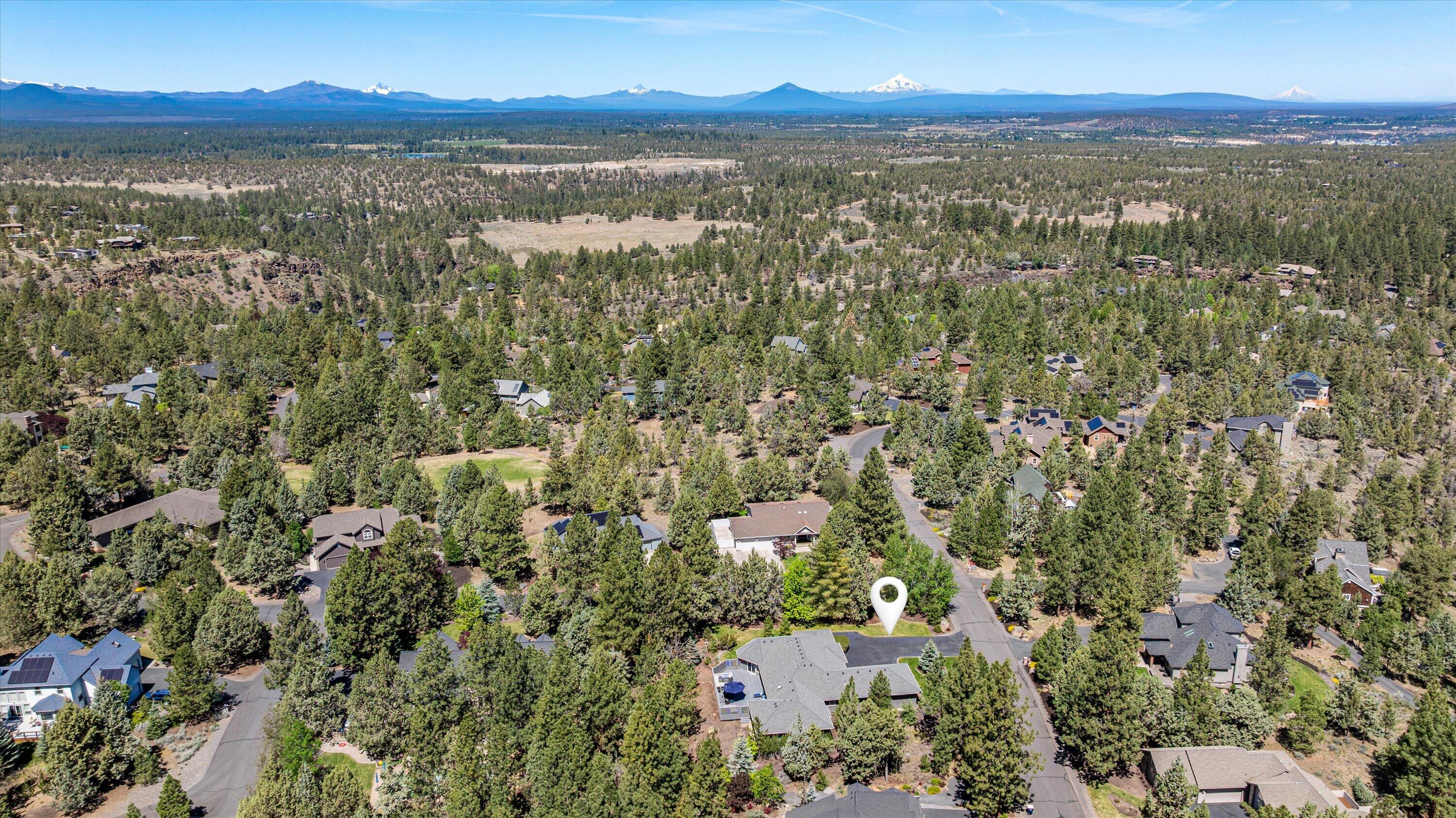 3795 Northwest Summerfield Road Bend, OR 97703 - Photo 47 of 50