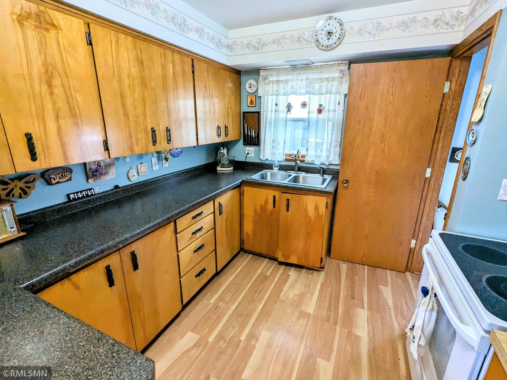 331 South 9th Street Bird Island, MN 55310 - Photo 6 of 28 Gallery Image 6