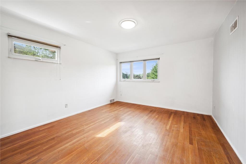 1285 Girard Road Pittsburgh, PA 15227 - Photo 13 of 34 Gallery Image 13