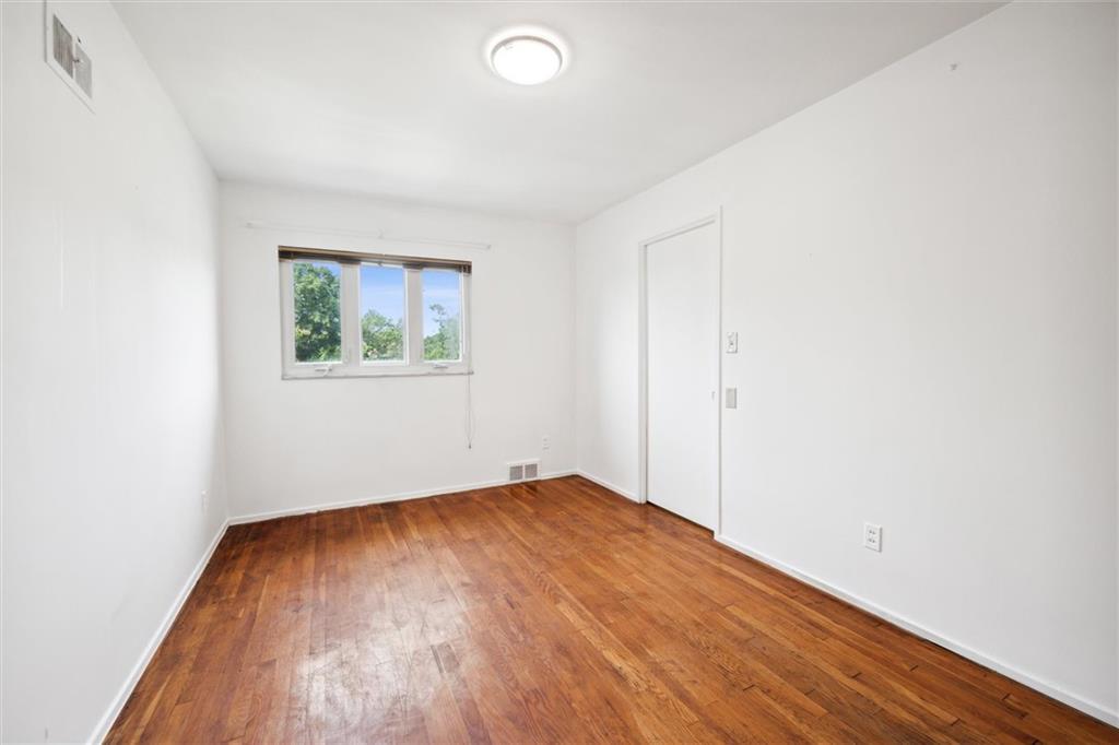 1285 Girard Road Pittsburgh, PA 15227 - Photo 16 of 34 Gallery Image 16