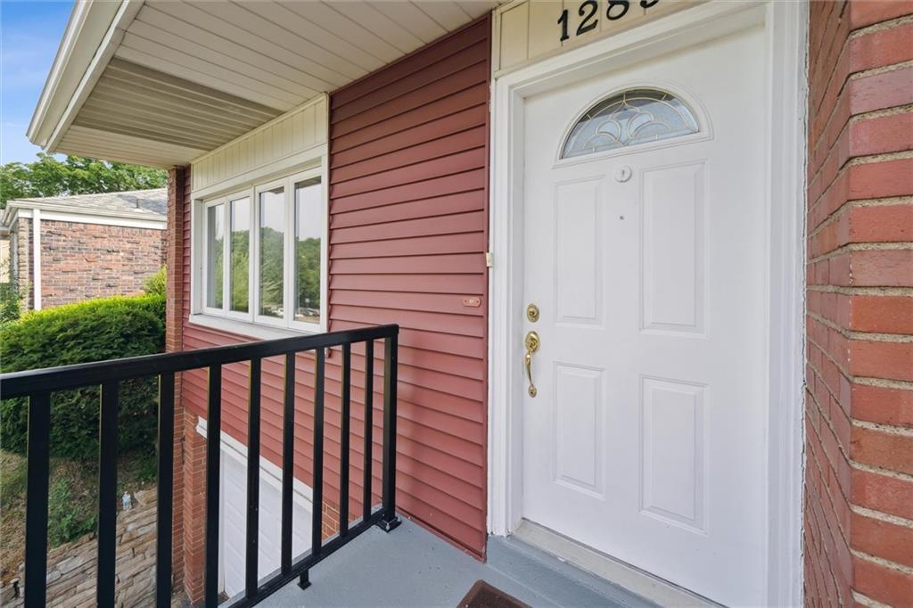 1285 Girard Road Pittsburgh, PA 15227 - Photo 4 of 34 Gallery Image 4