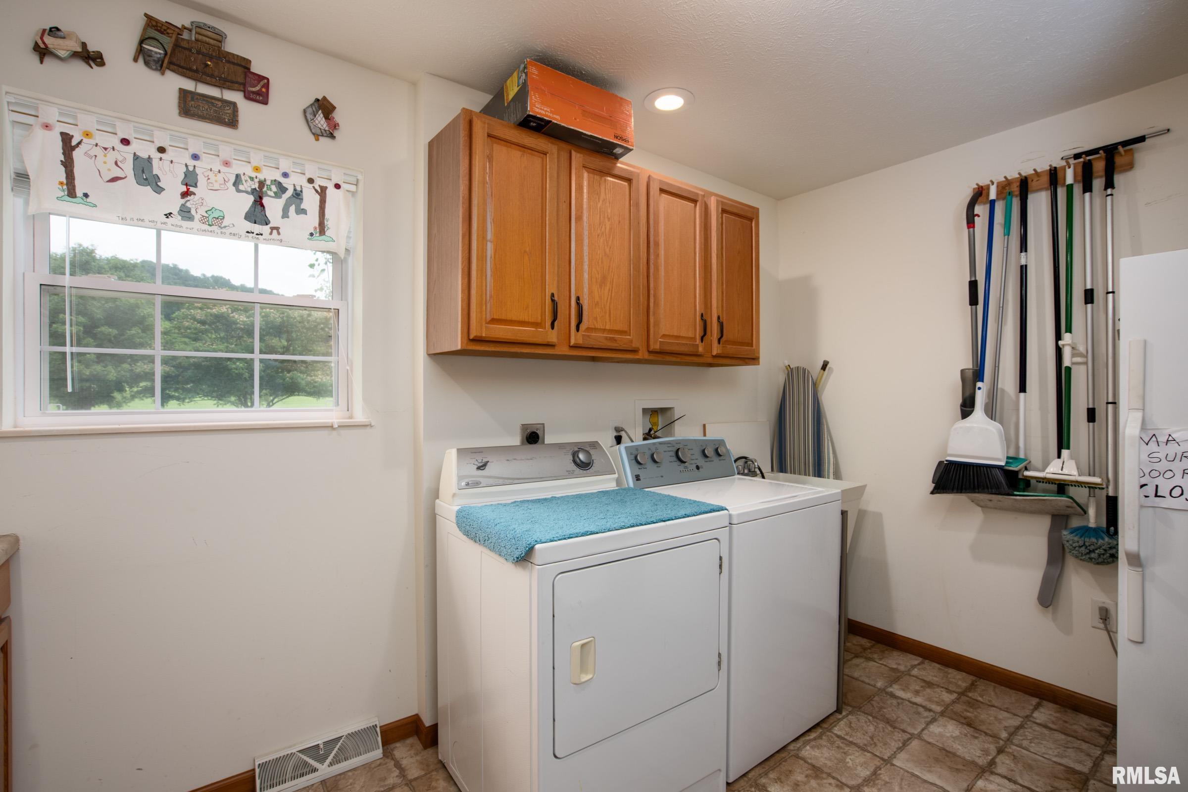 10891 Lick Creek Road Buncombe, IL 62912 - Photo 19 of 31
