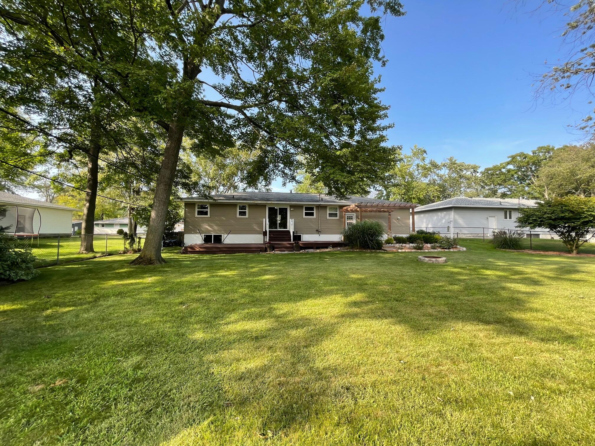 1095 Woodside Road Muskegon, MI 49441 - Photo 8 of 37 IMG_3339