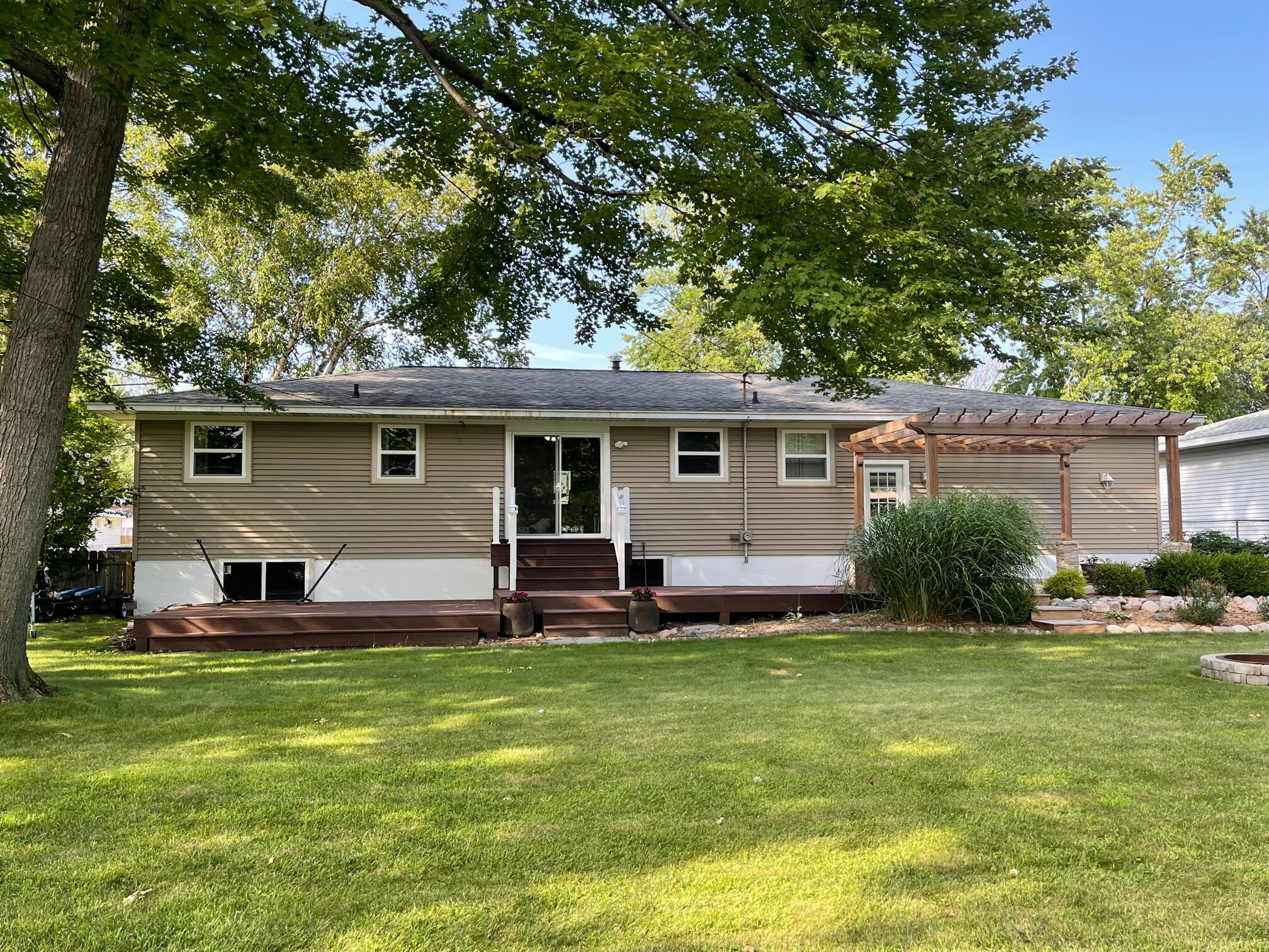 1095 Woodside Road Muskegon, MI 49441 - Photo 9 of 37 IMG_3340