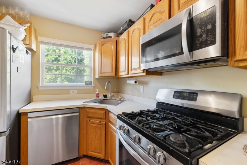1293 Paddington Road Mahwah, NJ 07430 - Photo 7 of 28 Gallery Image 7