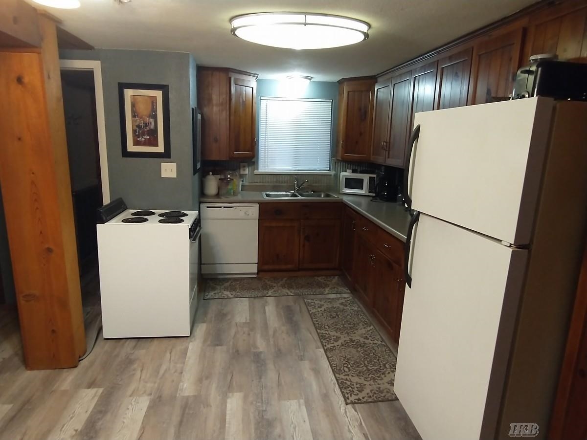 513 Ithaca Harrison, MI 48625 - Photo 10 of 26 Gallery Image 10