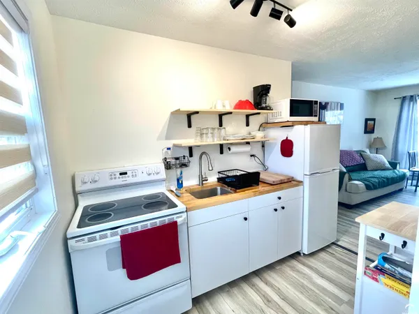 $174,000 | 1517 West 3rd Street, Lawrence, KS 66044