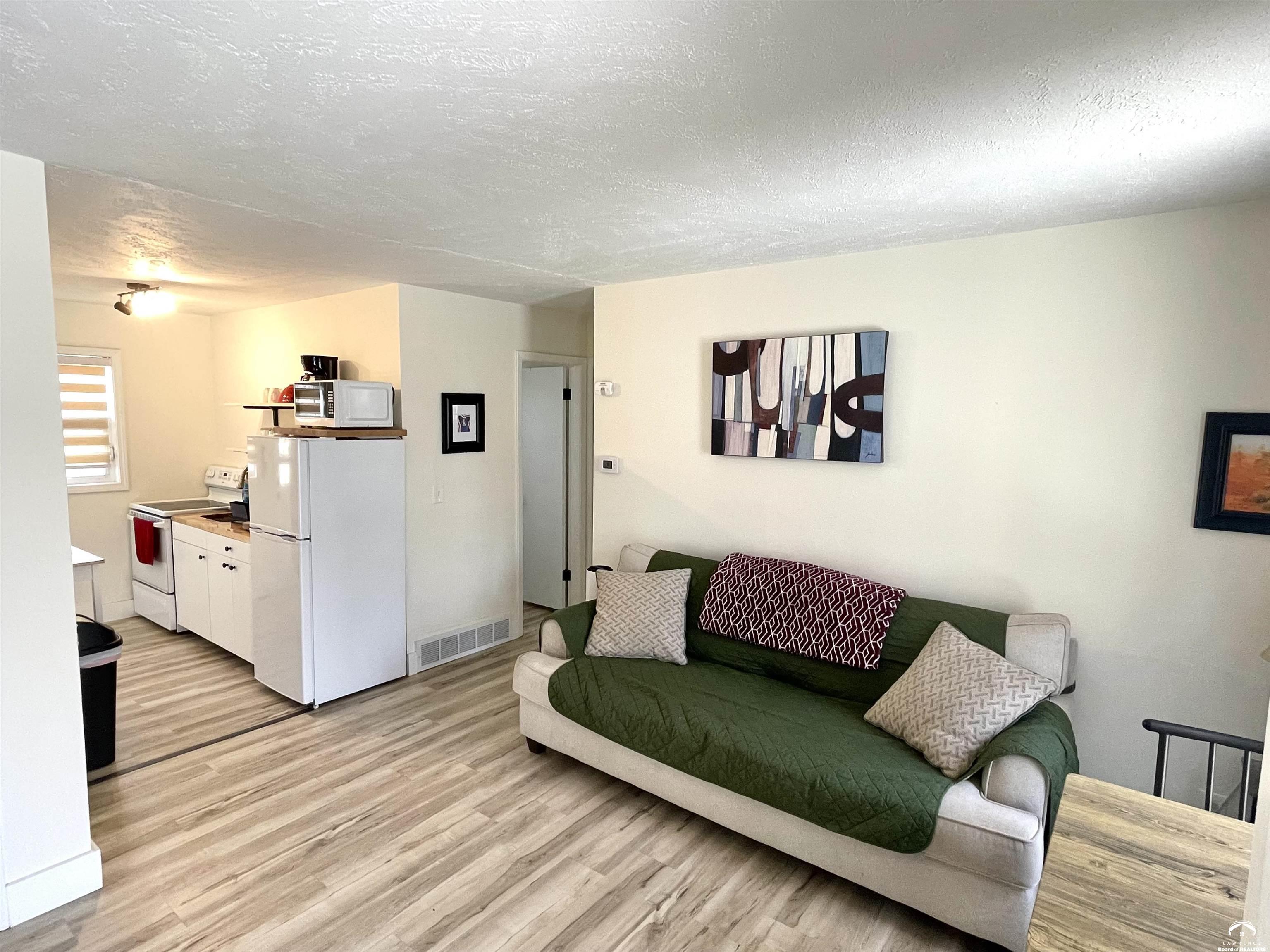 1517 West 3rd Street Lawrence, KS 66044 - Photo 7 of 25