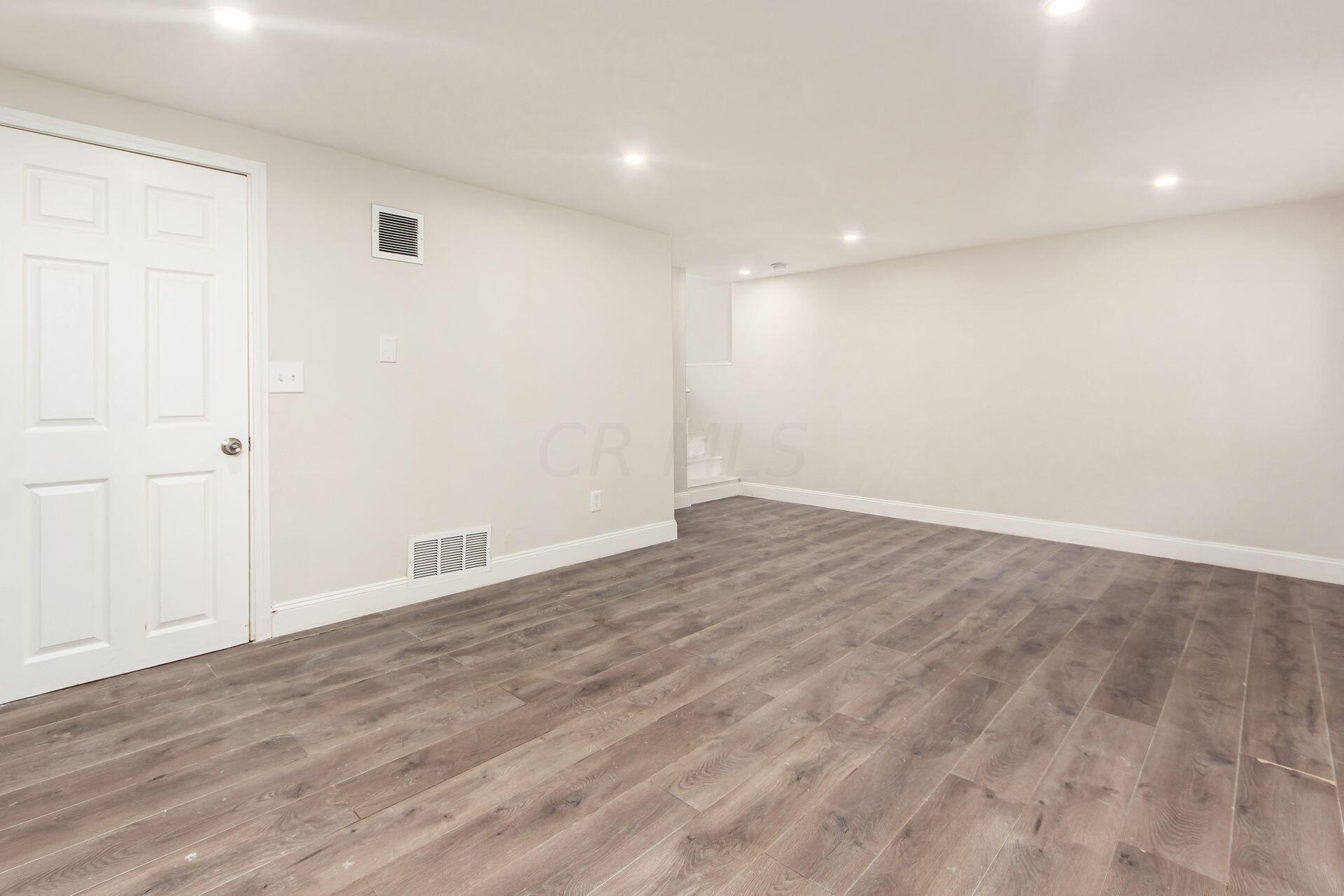 3927 Edendale Road Columbus, OH 43207 - Photo 23 of 26 010_6f1d36_M 3927 Edendale059
