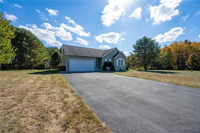 $309,000 | 151 East Hill Run, Springville, NY 14141