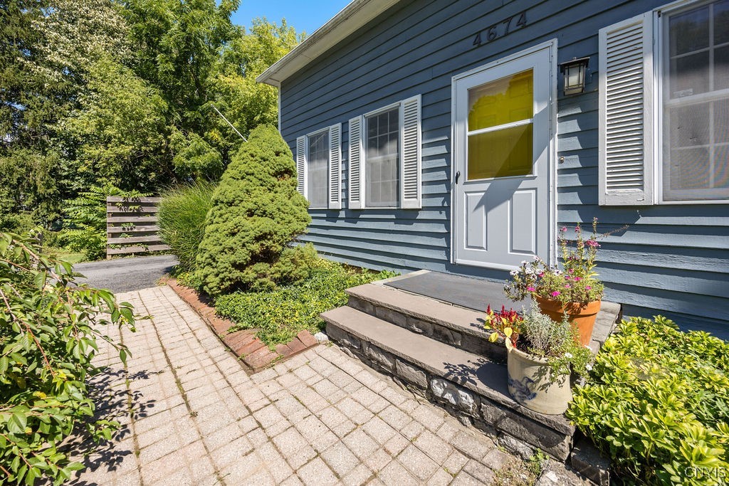 4674 Troop K Road Manlius, NY 13104 - Photo 3 of 34