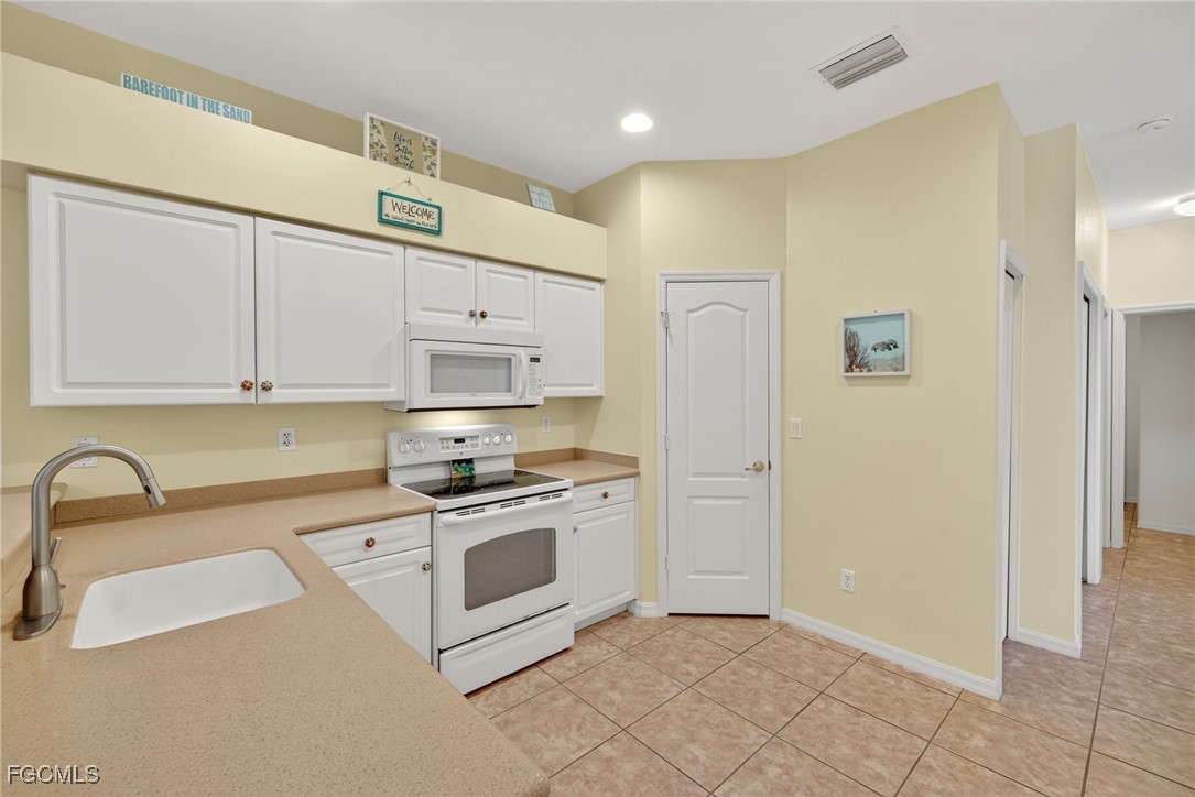 12671 Stone Valley Loop Fort Myers, FL 33913 - Photo 4 of 38 Gallery Image 4