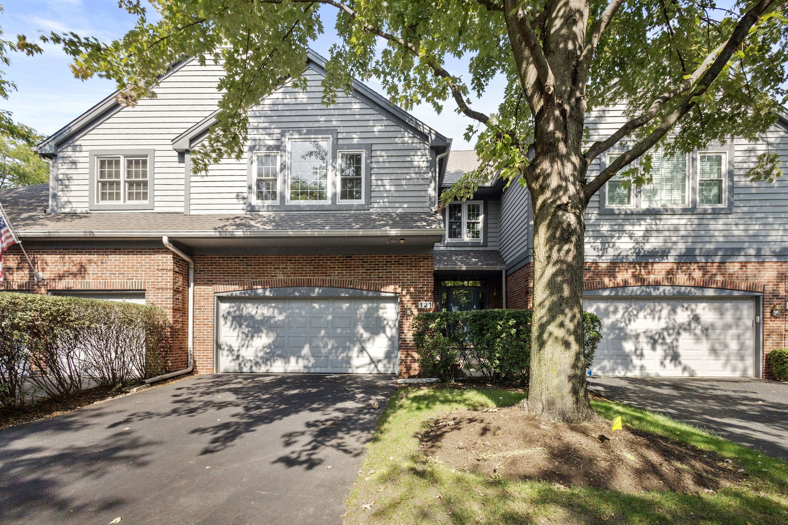 121 Northgate Place Burr Ridge, IL 60527 - Photo 1 of 22 Gallery Image 1