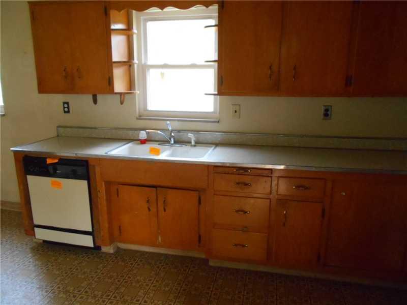 603 Virginia Rochester, PA 15074 - Photo 2 of 12 Other.