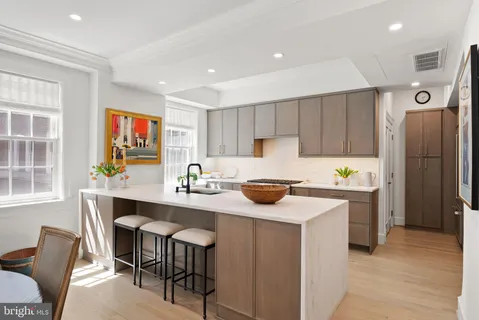$1,635,000 | 1661 Crescent Place Northwest, Unit 305, Washington, DC 20009