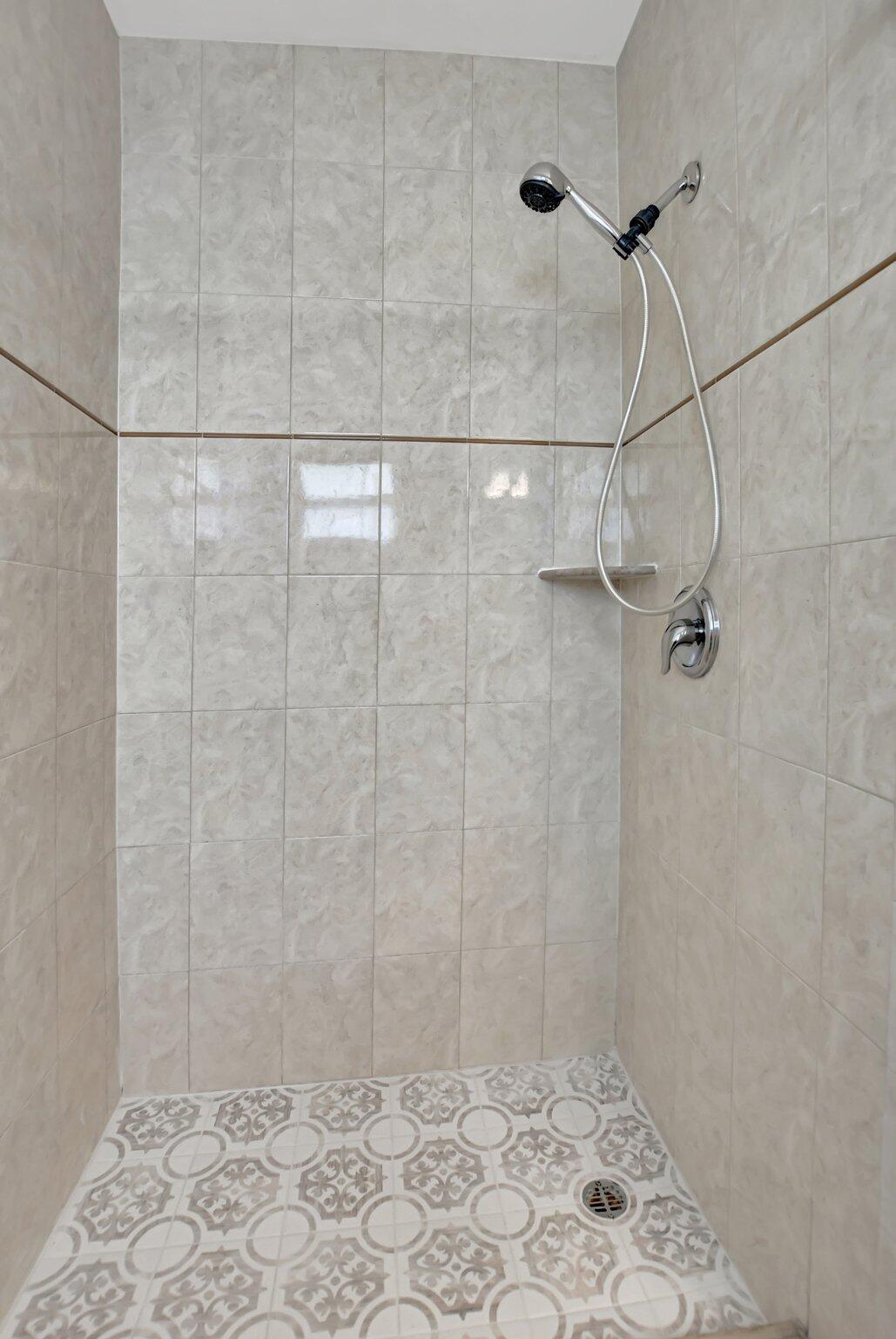 254 Northwest 11th Avenue Boca Raton, FL 33486 - Photo 28 of 59 Master Bathroom
