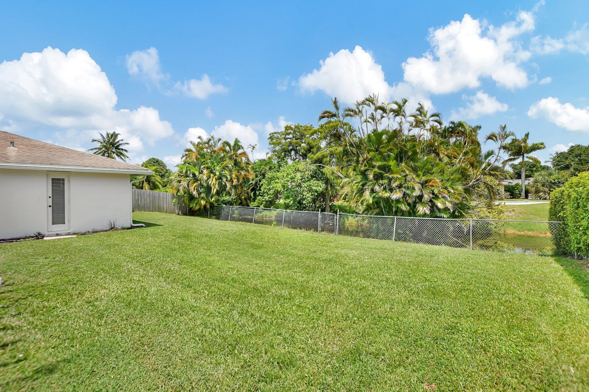 254 Northwest 11th Avenue Boca Raton, FL 33486 - Photo 44 of 59 Great Yard!
