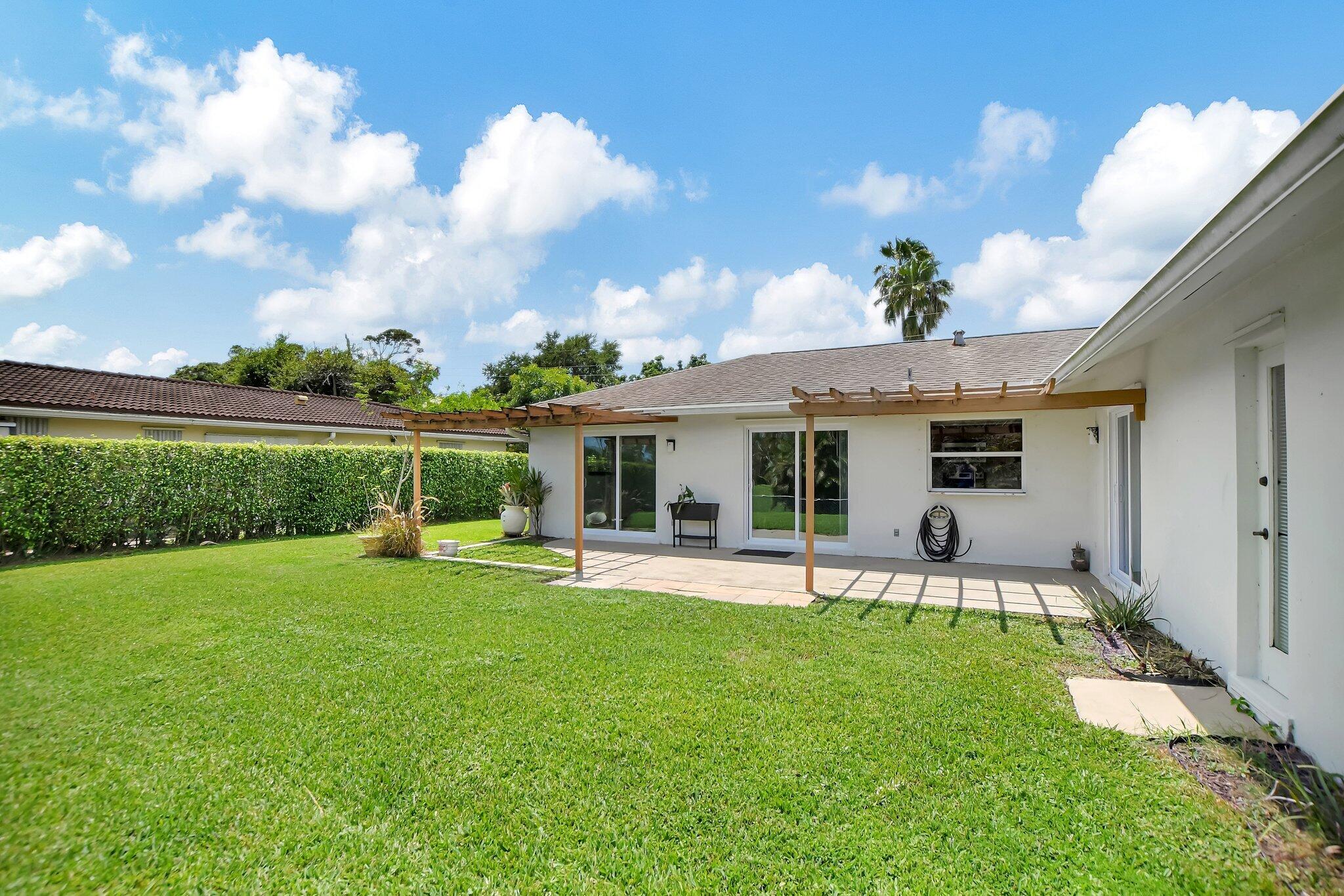 254 Northwest 11th Avenue Boca Raton, FL 33486 - Photo 50 of 59 Yard