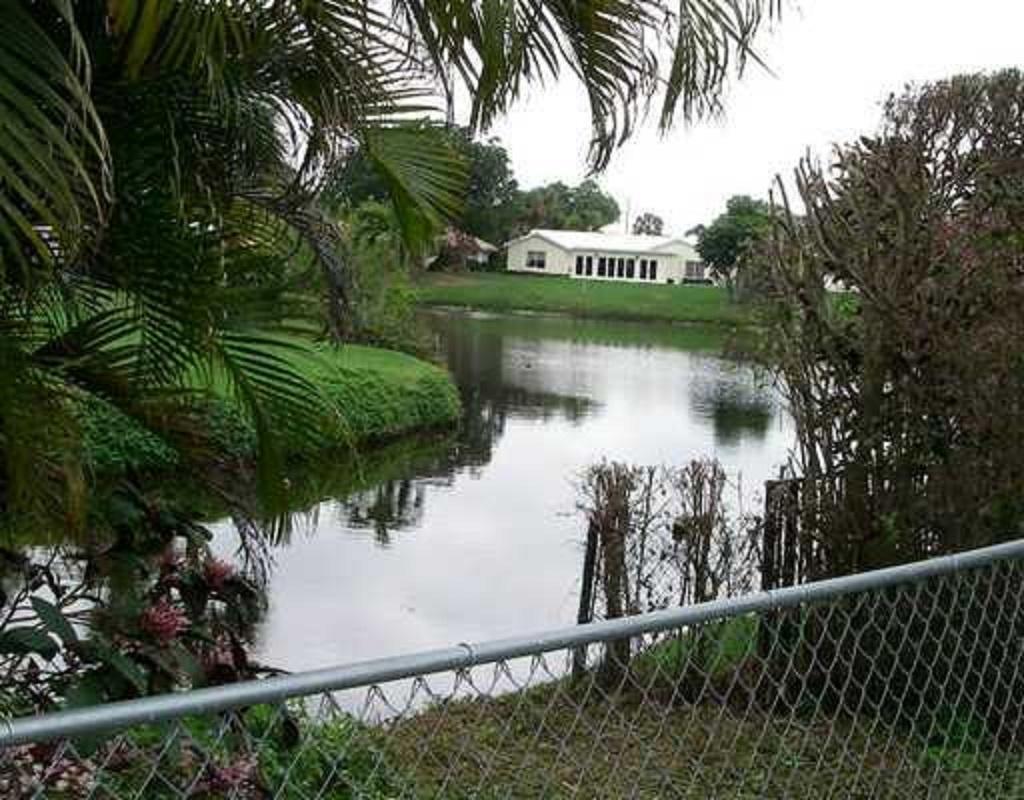 254 Northwest 11th Avenue Boca Raton, FL 33486 - Photo 53 of 59 Yard View