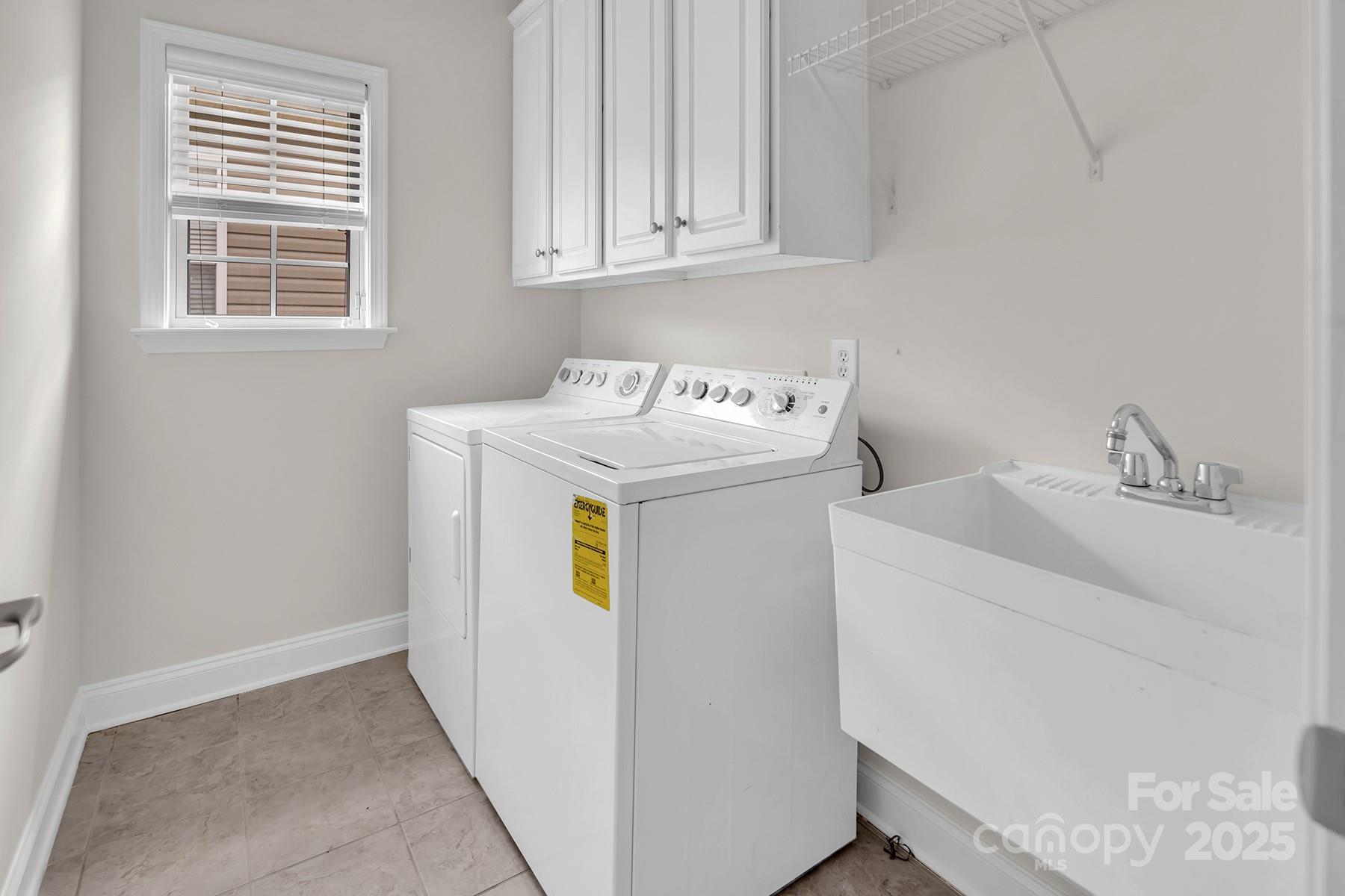 923 Platinum Drive Fort Mill, SC 29708 - Photo 25 of 34 a utility room with dryer and washer