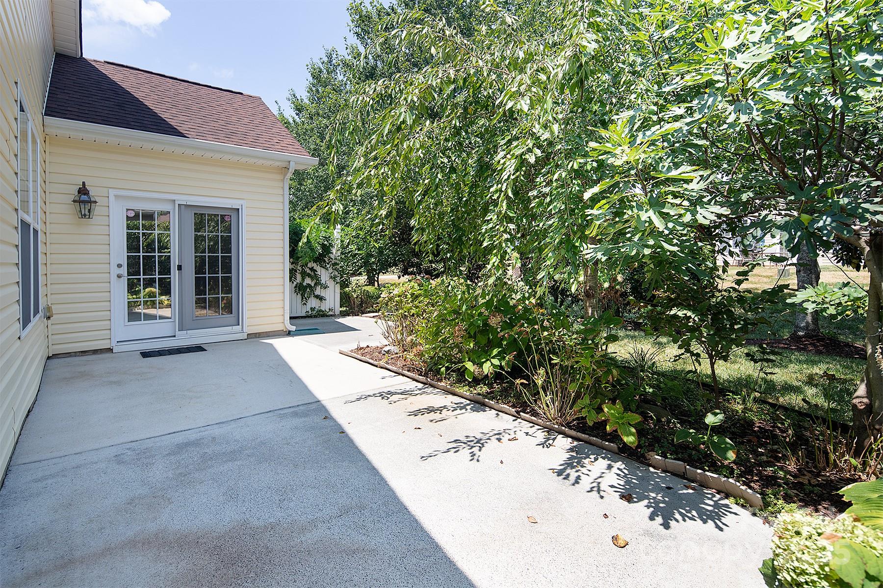 923 Platinum Drive Fort Mill, SC 29708 - Photo 31 of 34 front view of a house with a yard