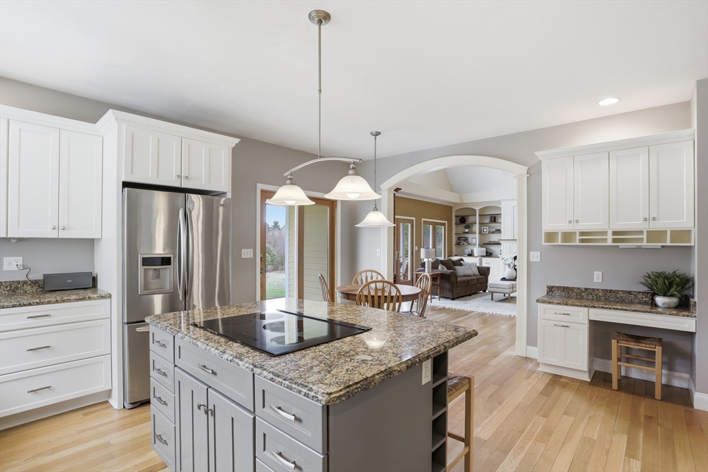 48 Vaughn Hill Road Bolton, MA 01740 - Photo 11 of 42