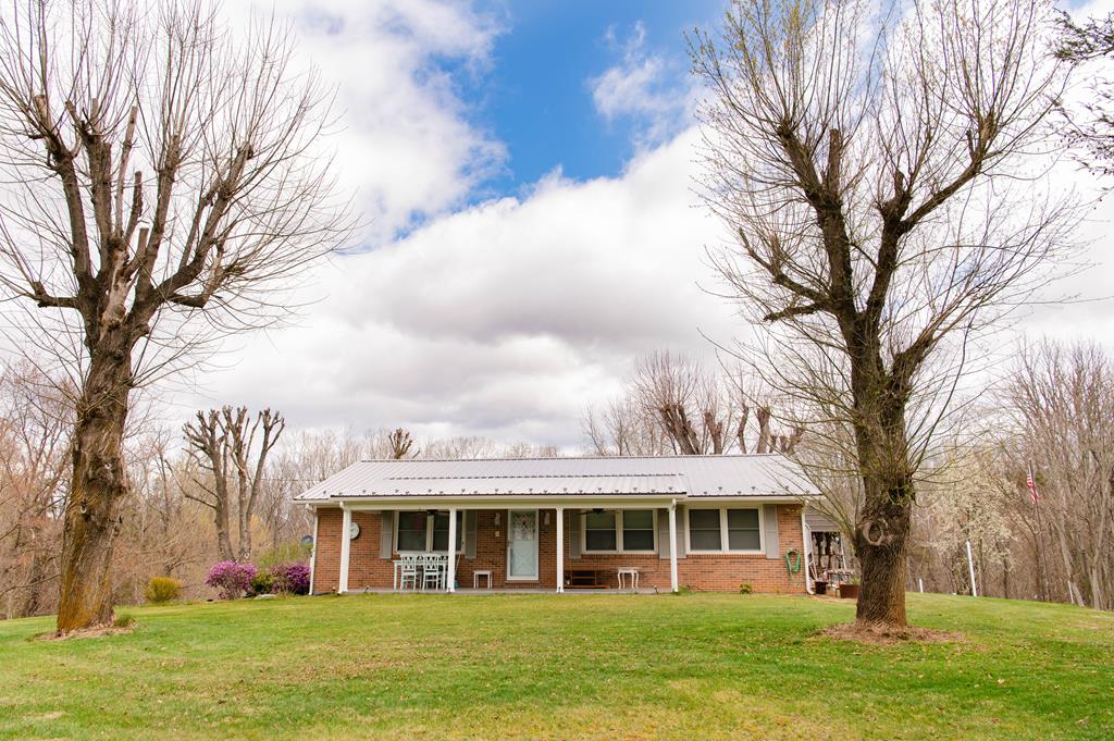 4706 Fort Chiswell Road Austinville, VA 24312 - Photo 1 of 43 Gallery Image 1