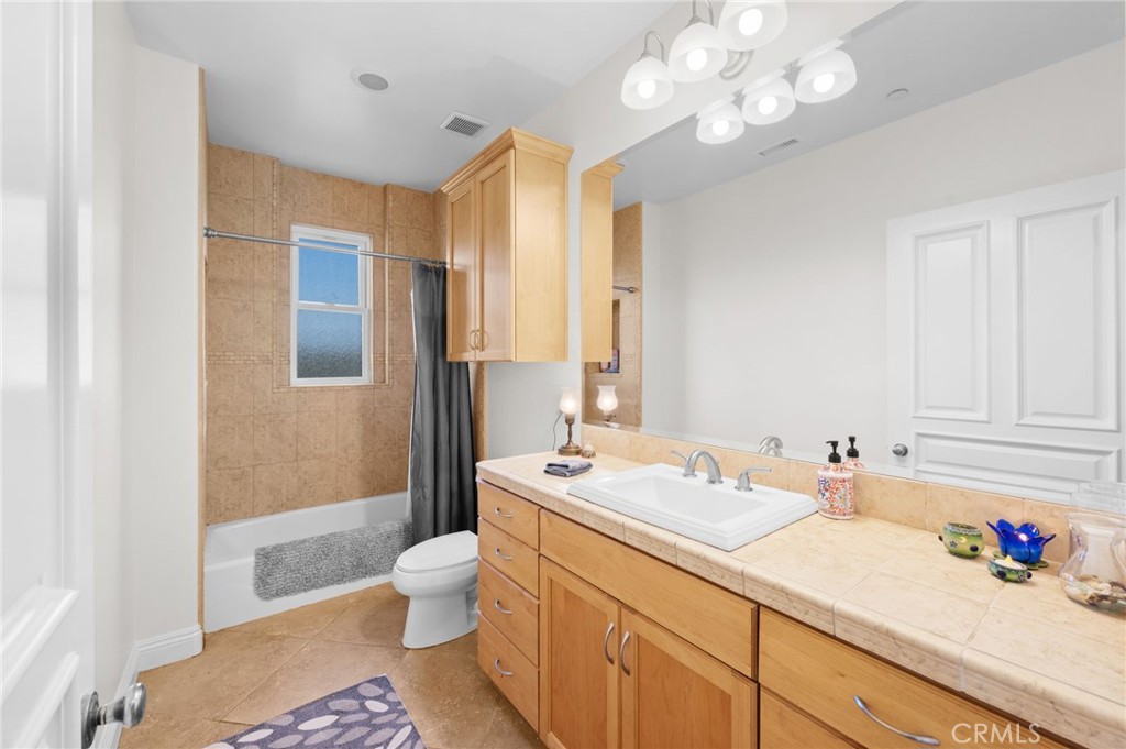 2240 Aqua Hill Road Fallbrook, CA 92028 - Photo 27 of 54 BATHROOM #2