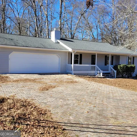 a front view of house with yard
