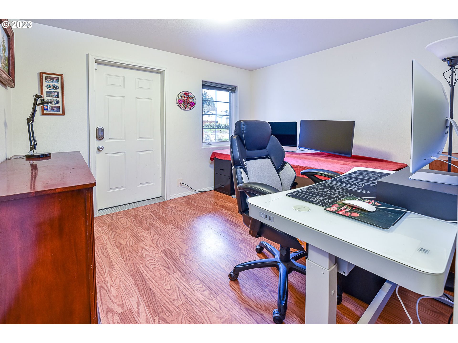 1161 Ash Grove Loop Creswell, OR 97426 - Photo 16 of 22 a living room with furniture and wooden floor