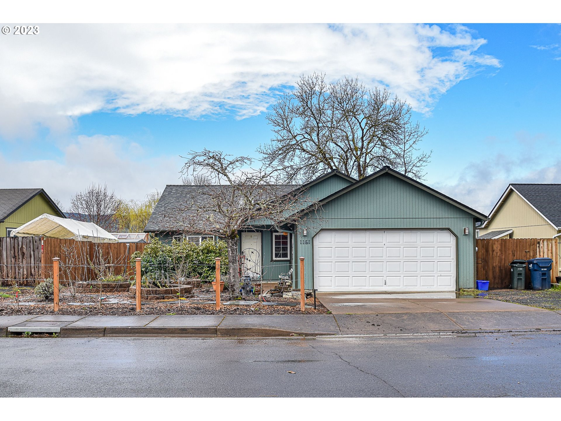 1161 Ash Grove Loop Creswell, OR 97426 - Photo 2 of 22 a view of house and outdoor space