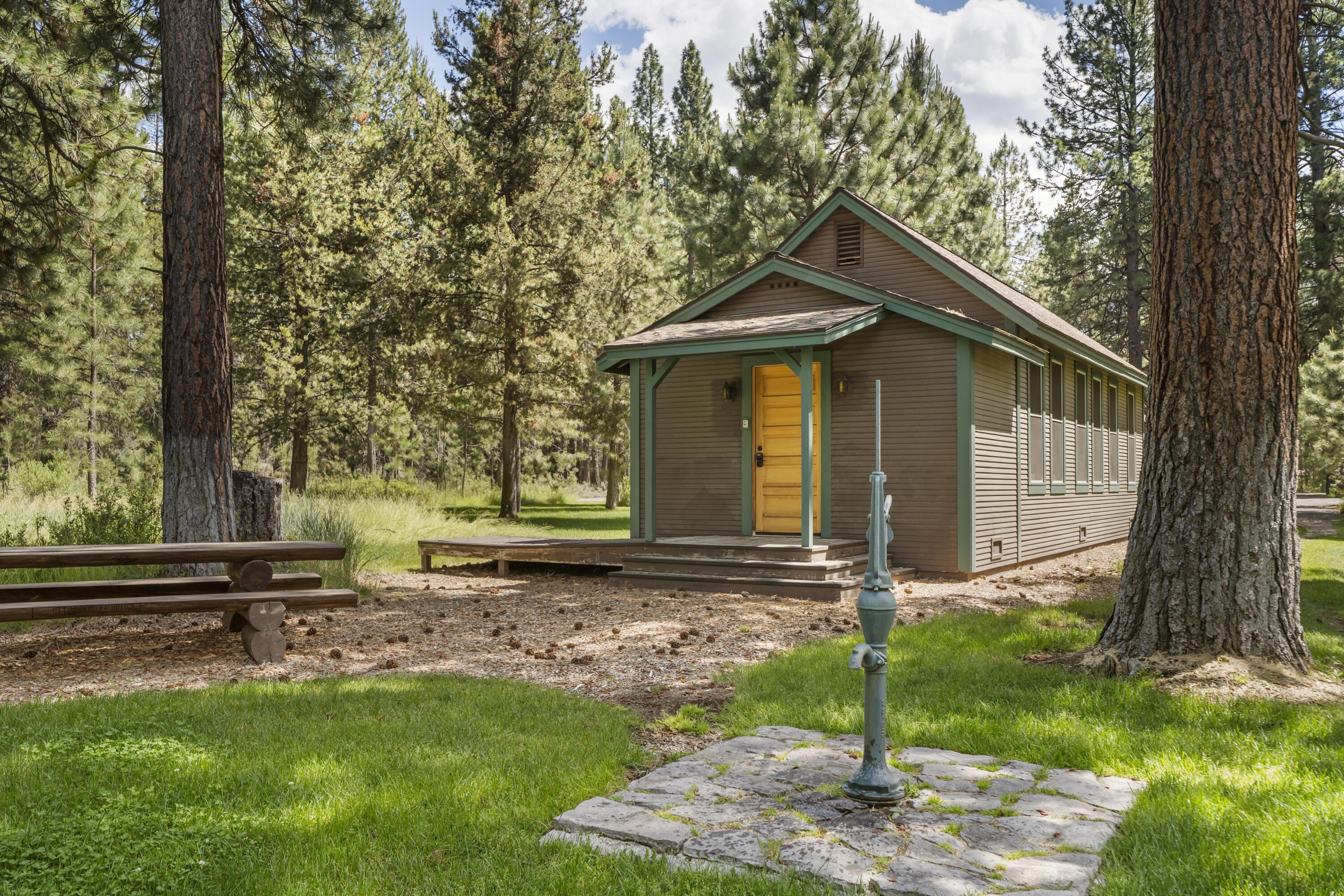 55855 Hashknife Road, Unit 18 Bend, OR 97707 - Photo 12 of 25 25-Amenities