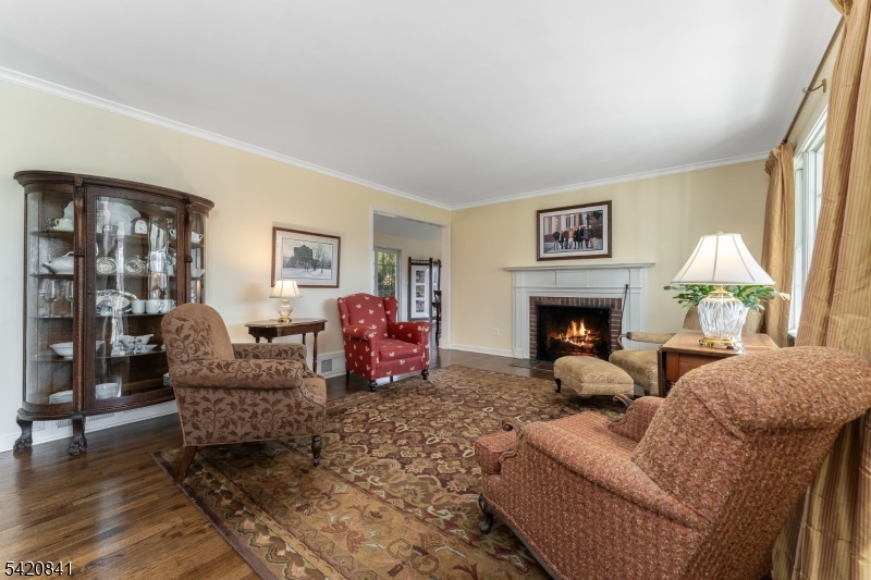 622 River Road Chatham, NJ 07928 - Photo 4 of 41