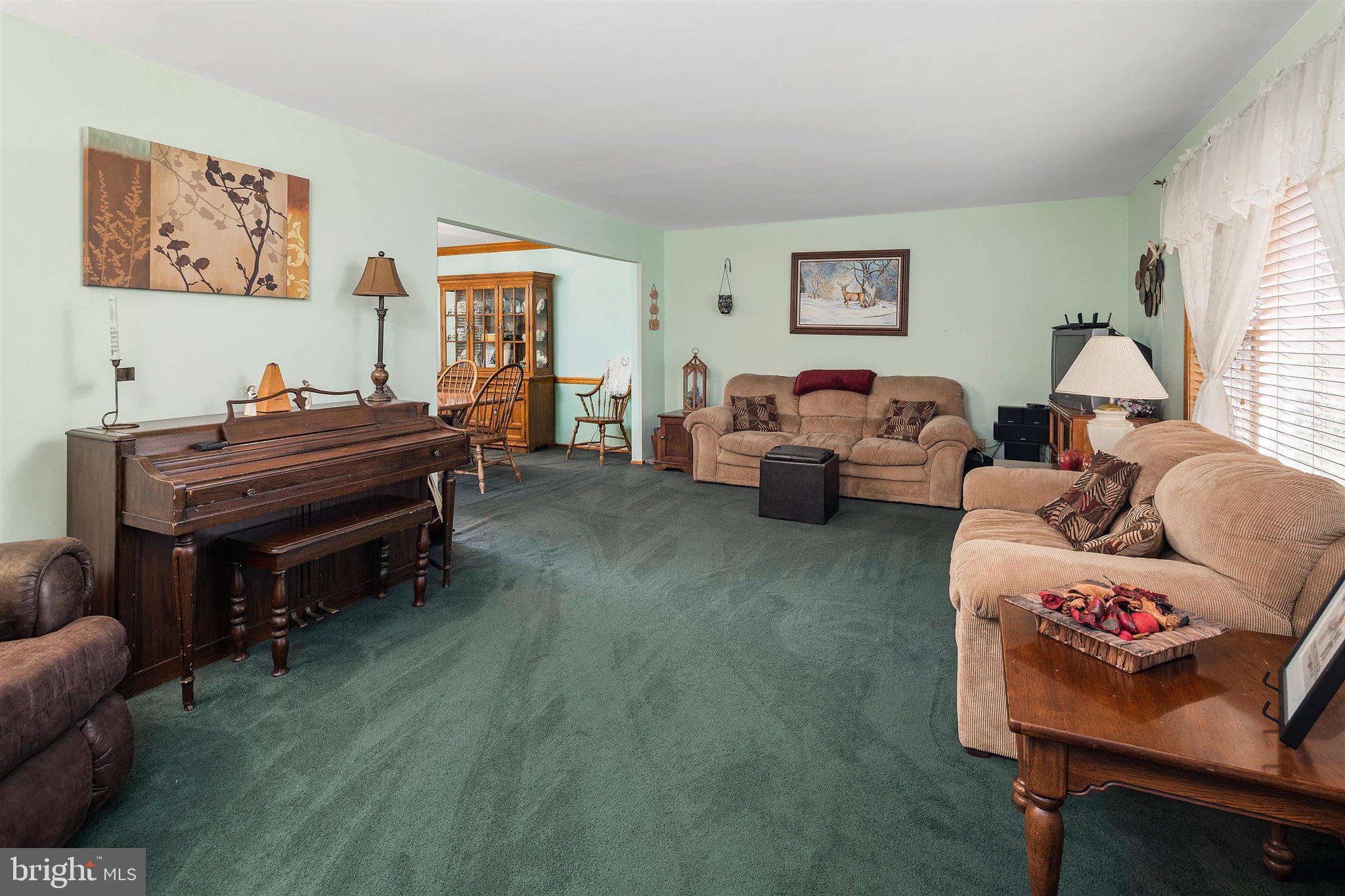 39 Great Oak Road Hamilton, NJ 08690 - Photo 7 of 31