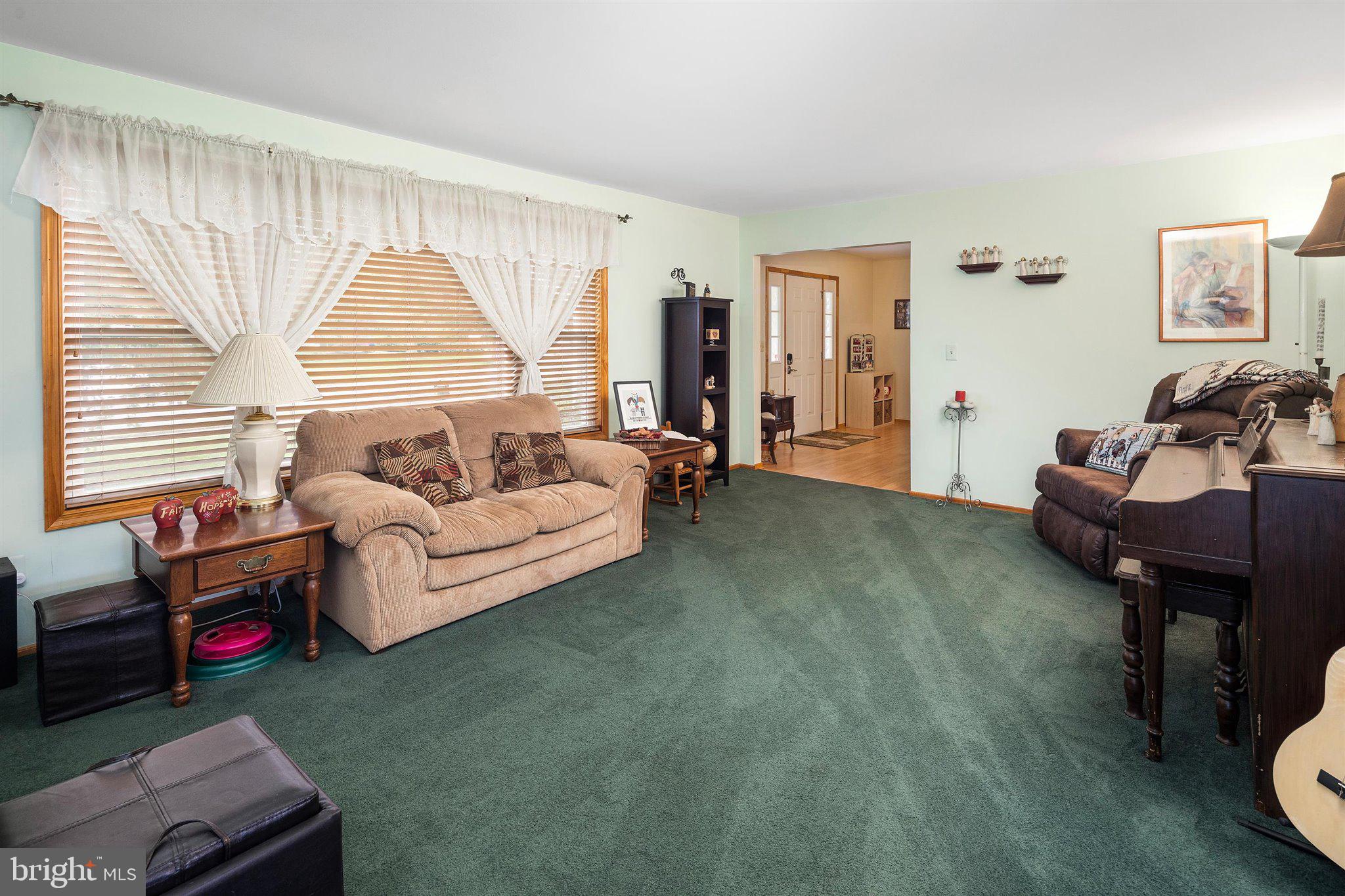 39 Great Oak Road Hamilton, NJ 08690 - Photo 9 of 31