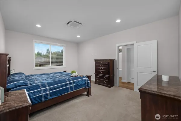 $529,000 | 903 Cody Street Southeast, Rainier, WA 98576