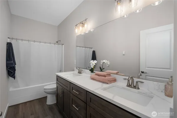$529,000 | 903 Cody Street Southeast, Rainier, WA 98576