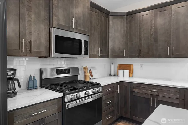 $529,000 | 903 Cody Street Southeast, Rainier, WA 98576