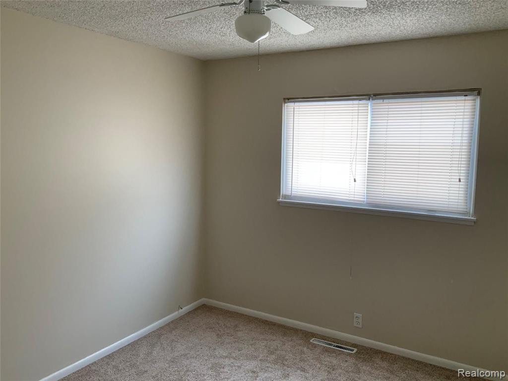 1005 Hemphill Road Flint, MI 48507 - Photo 12 of 16