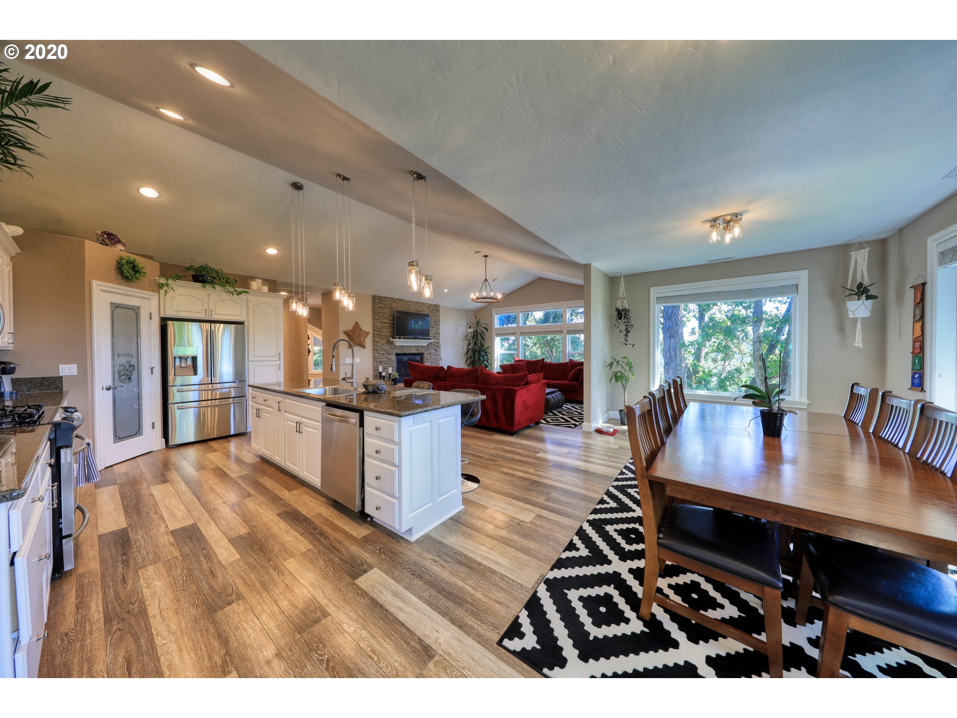 2493 Randy Lane Eugene, OR 97405 - Photo 13 of 30 Gallery Image 13